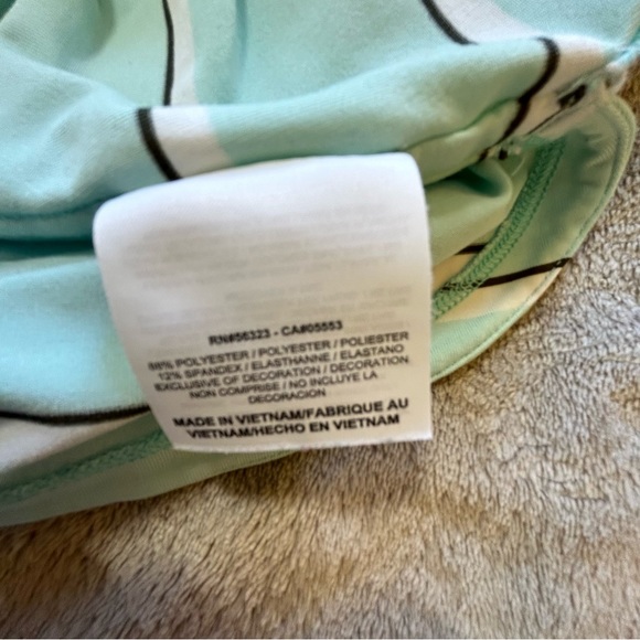 Nike green white gray golf short sleeve polo tour performance Dri-Fit Size M - Picture 6 of 6